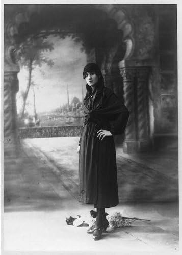 Исторически находки Снимка: Модерно Облечена Жена, Турция, Дрехи и обличат, 1920-1923